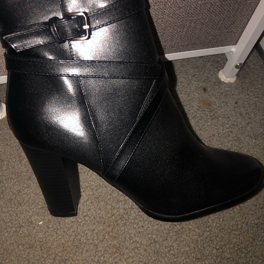 Women’s heeled booties